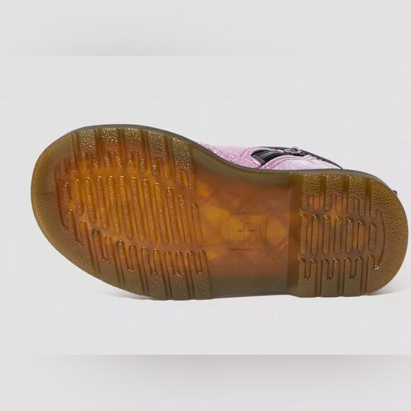 Dr. Martens 1460 Glitter T Boots
Pink Sparkle Girls Toddler US 9
(EU 26) NWOT - Picture 15 of 15